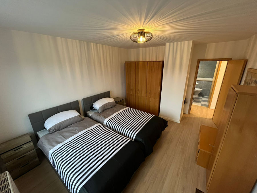 Schlafzimmer 02 der 4-Zimmer-Wohnung in Dülmen | Schlafzimmer Ansicht B